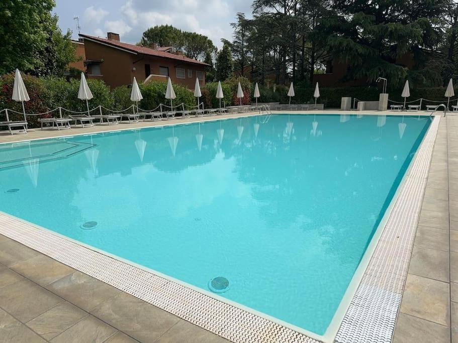 5' From Punta Gro Beach With Free Swimming Pool Sirmione Zewnętrze zdjęcie