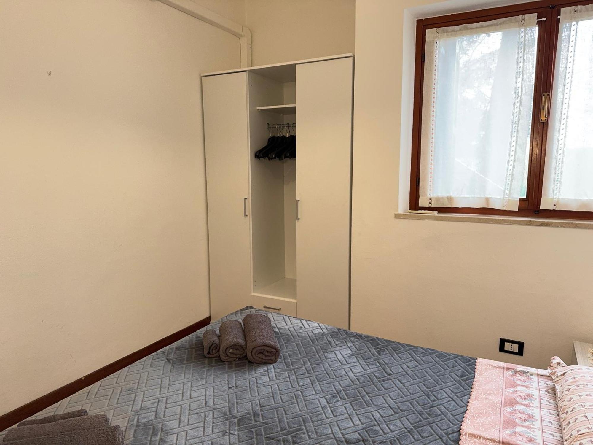 5' From Punta Gro Beach With Free Swimming Pool Sirmione Zewnętrze zdjęcie